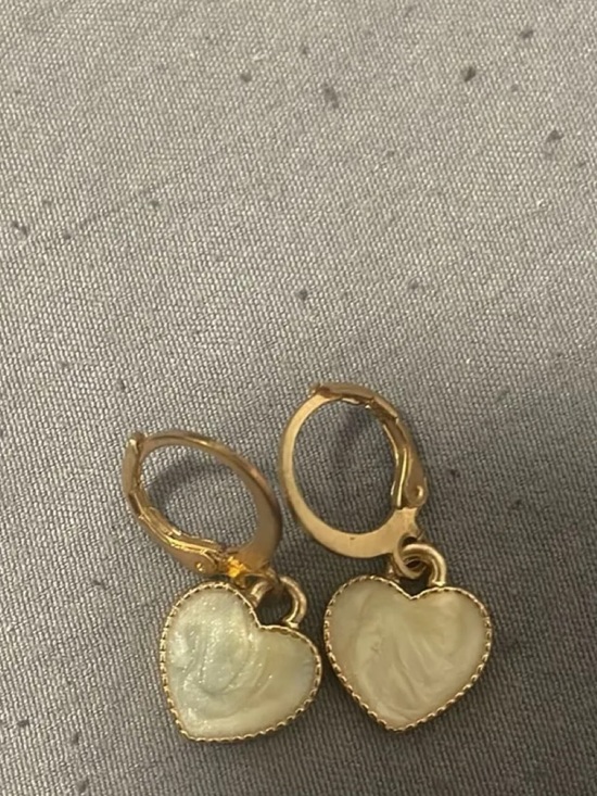 Assorted earrings - Picture 4 of 11